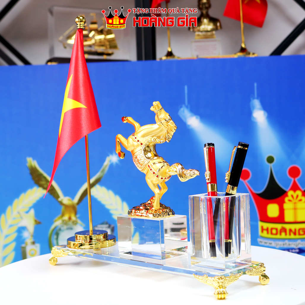 Bo-cam-but-Ma-Dao-Thanh-Cong-Co-To-Quoc-De-Ban-Lam-Viec-10.png?v=1769680272