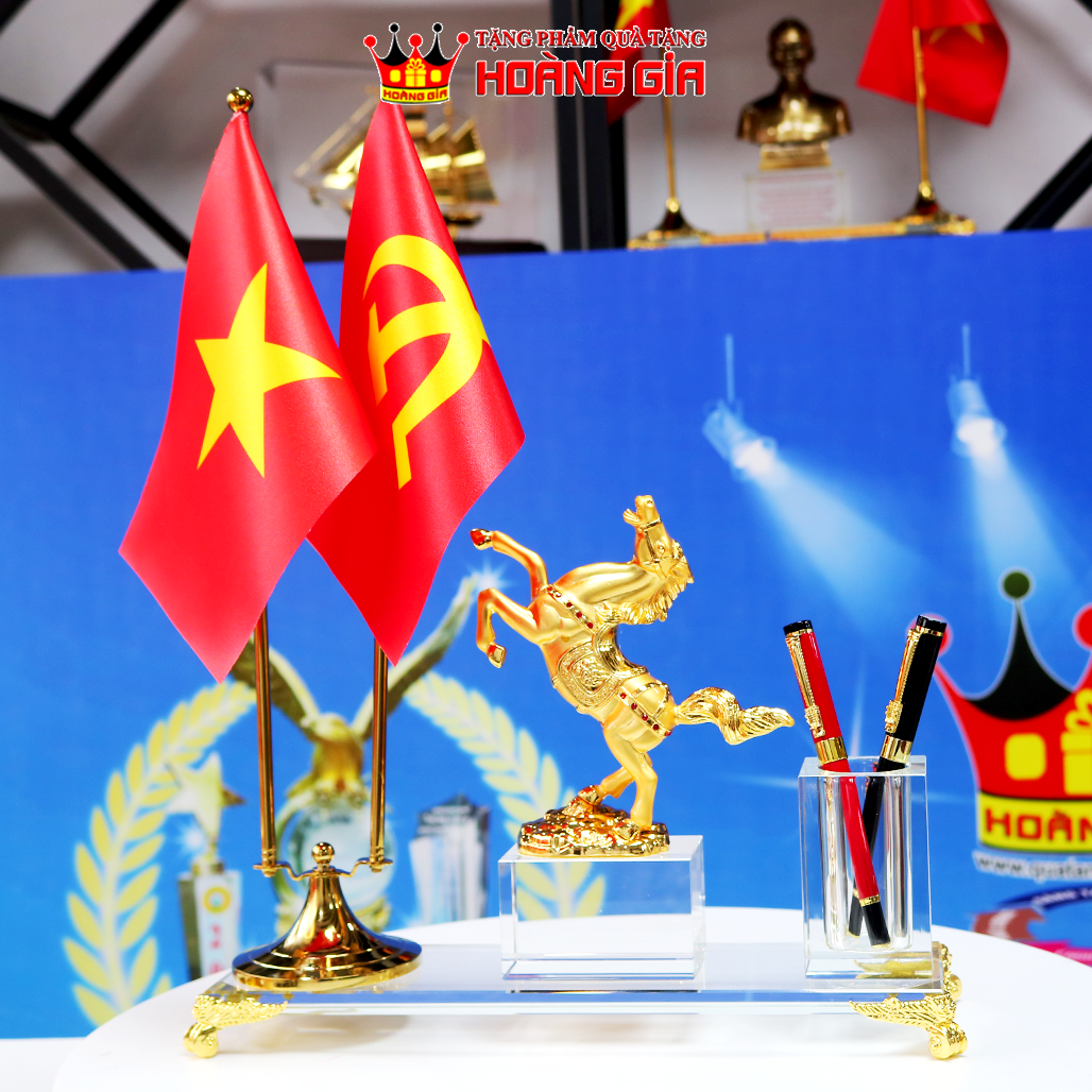 Bo-cam-but-Ma-Dao-Thanh-Cong-Ket-Hop-Co-Dang-Co-To-Quoc-De-Ban-Lam-Viec-5.png?v=1769682377
