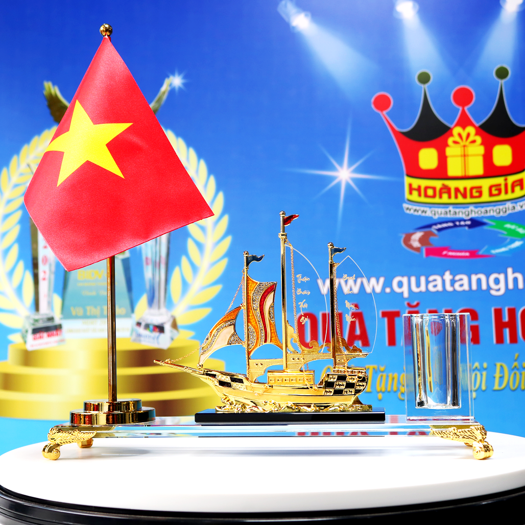CB113C-Bieu-trung-trang-tri-de-ban-hinh-thuyen-buom_Cắm bút thuận buồm xuôi gió 11.png