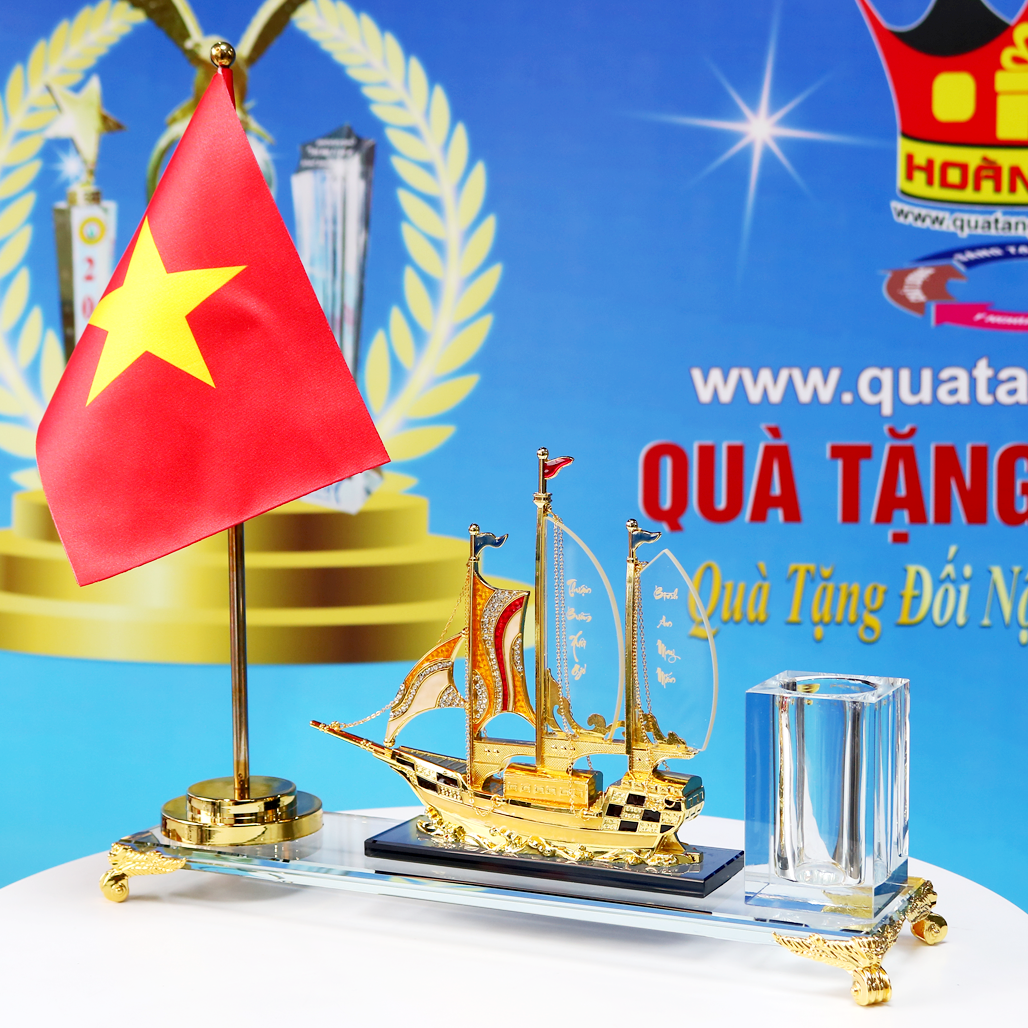 CB113C-Bieu-trung-trang-tri-de-ban-hinh-thuyen-buom_Cắm bút thuận buồm xuôi gió 13.png