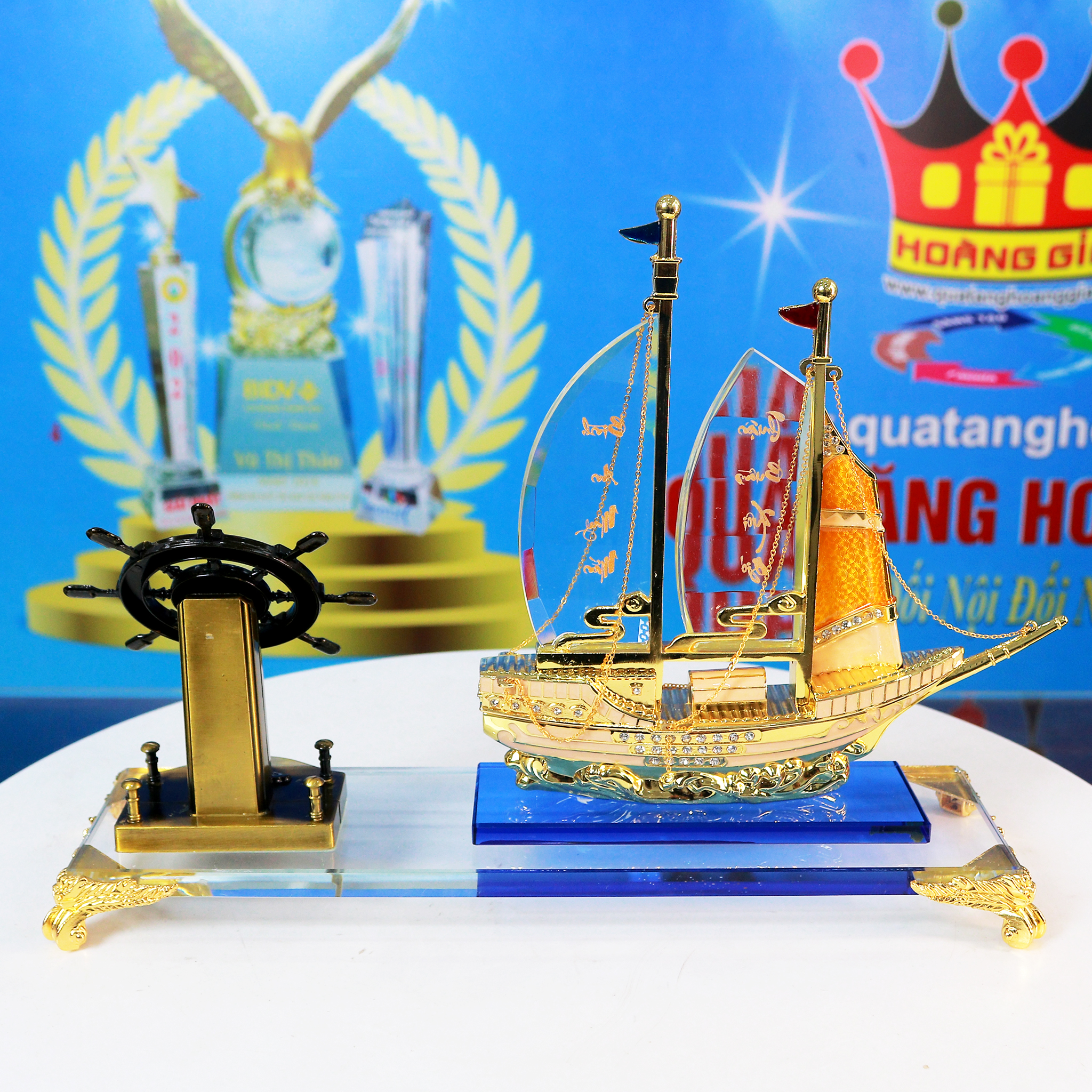 Thuyen-Buom-Pha-Le-Phong-Cach-Truyen-Thong-Cung-Banh-Lai-8.jpg?v=1788775436