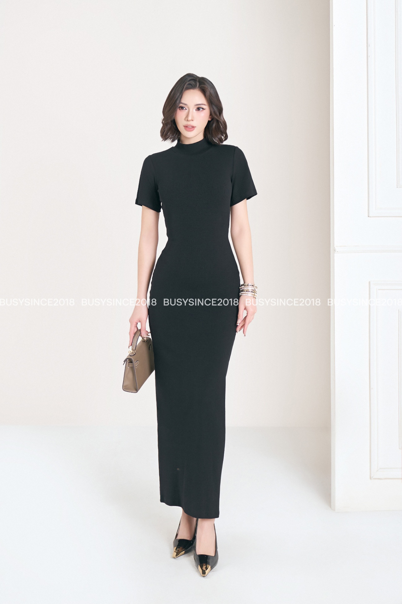 VÁY NGẮN TAY MAXI CỔ BO