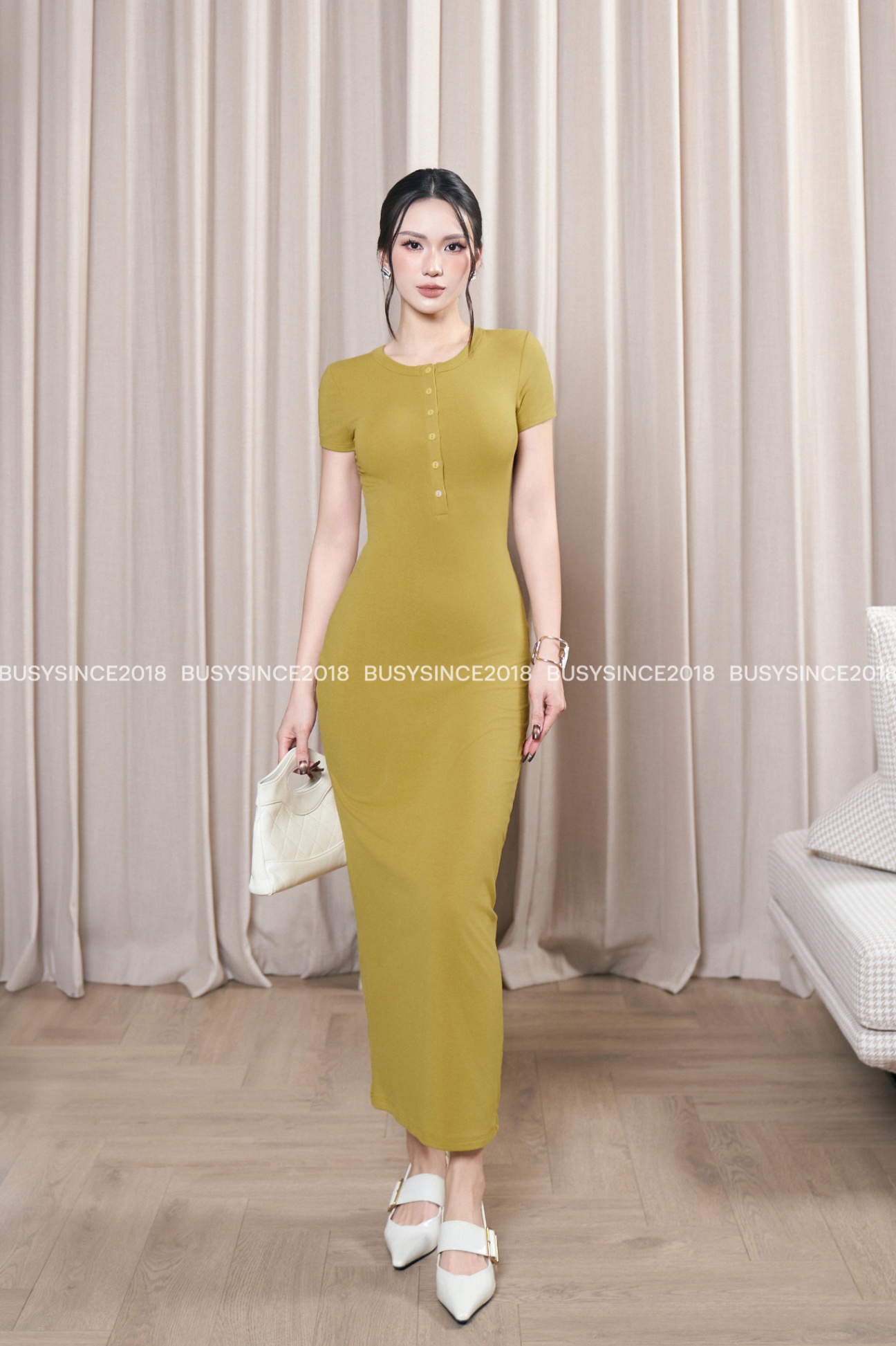 Váy Ngắn Tay Cổ Trụ VNT14