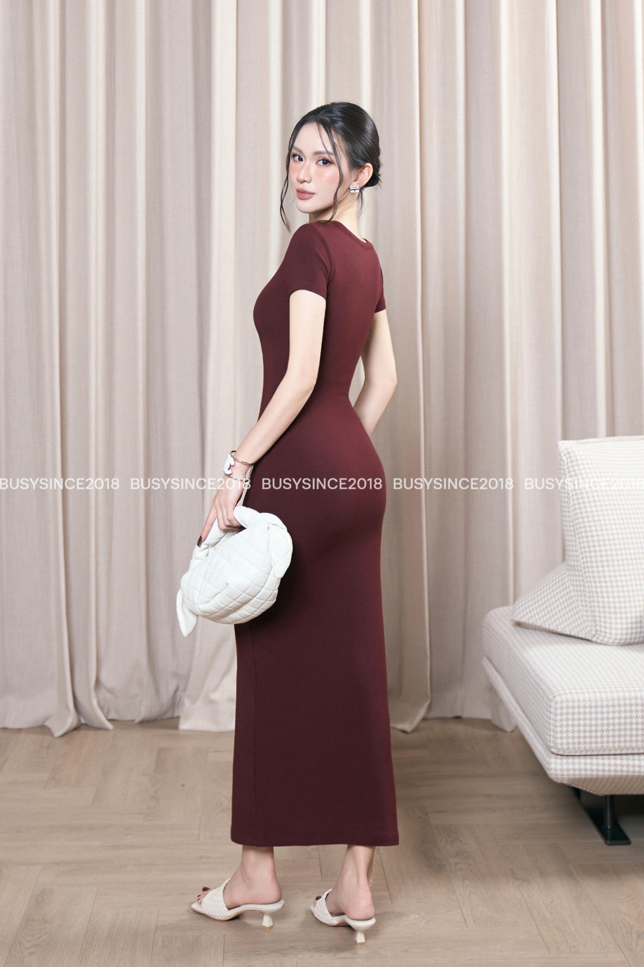 Váy Ngắn Tay Cổ Trụ VNT14