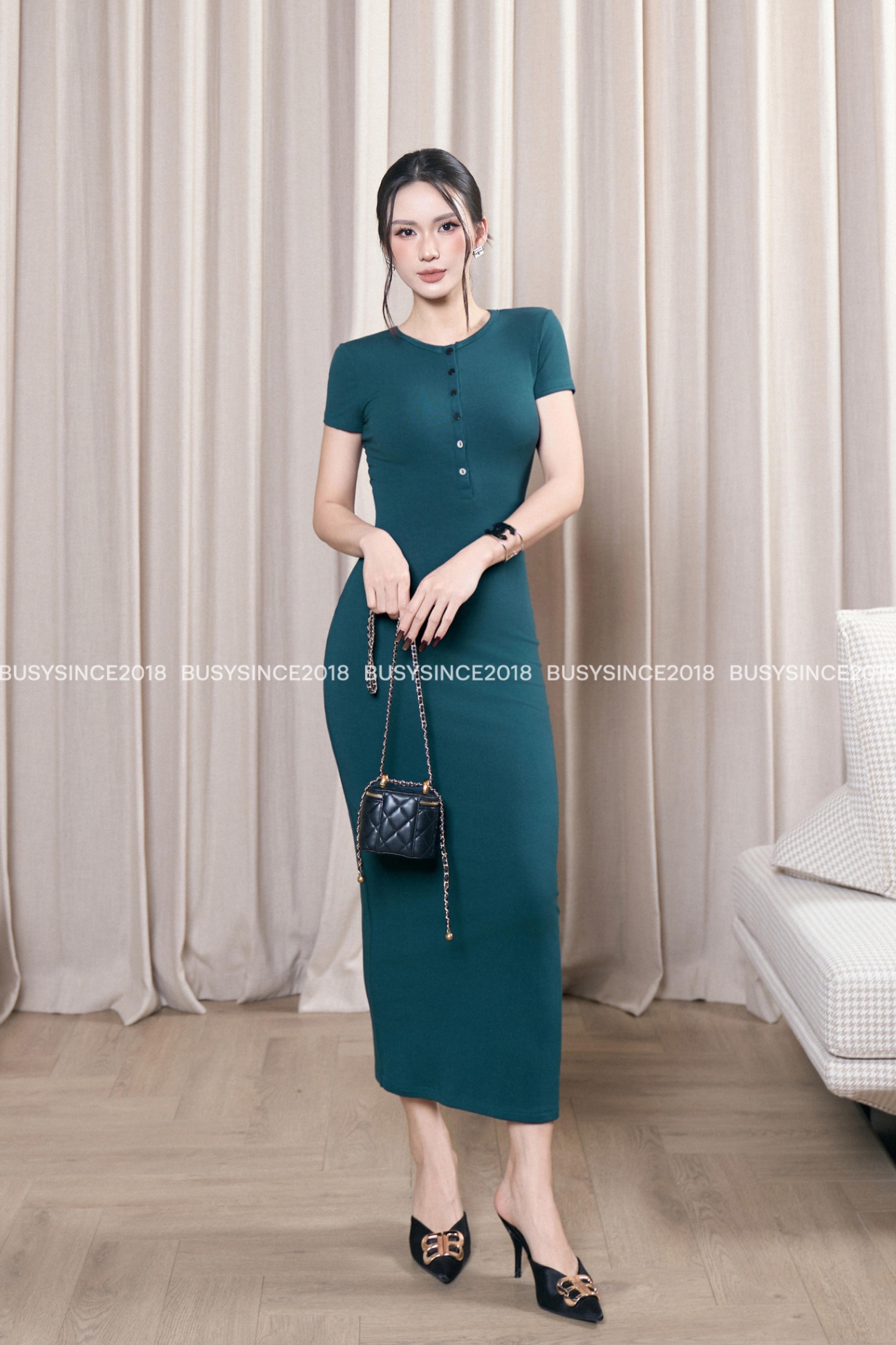 Váy Ngắn Tay Cổ Trụ VNT14