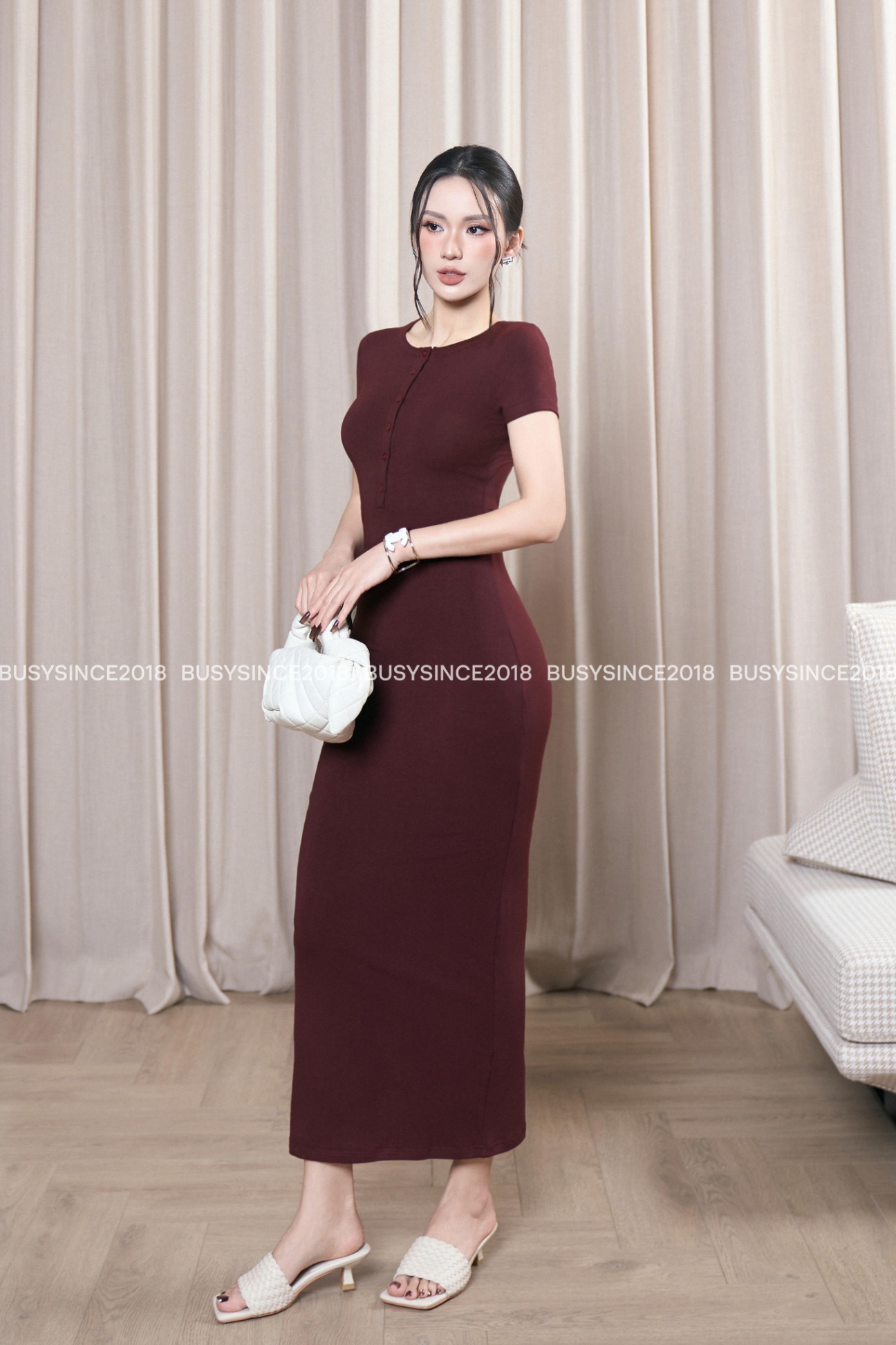 Váy Ngắn Tay Cổ Trụ VNT14