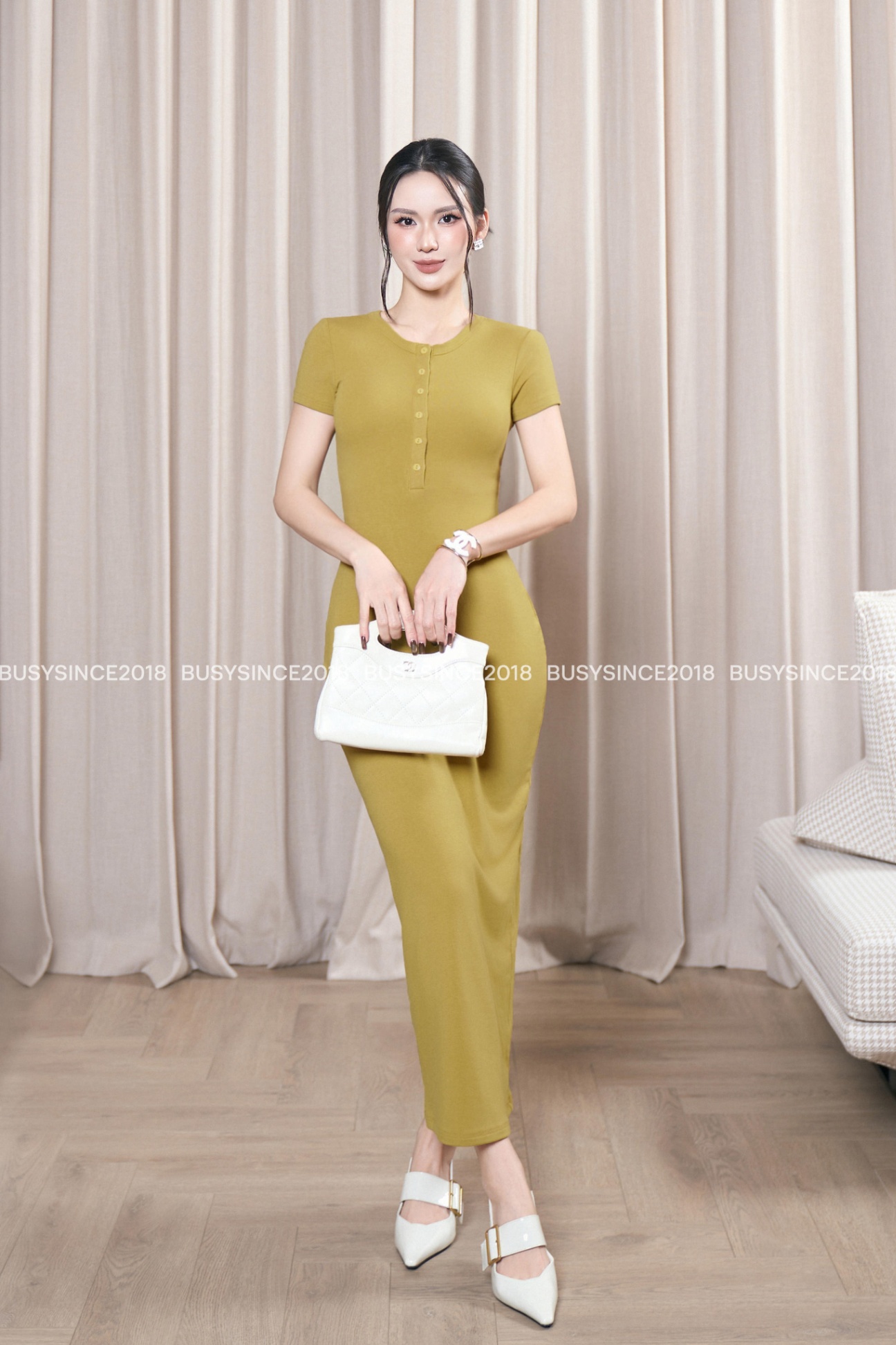 Váy Ngắn Tay Cổ Trụ VNT14