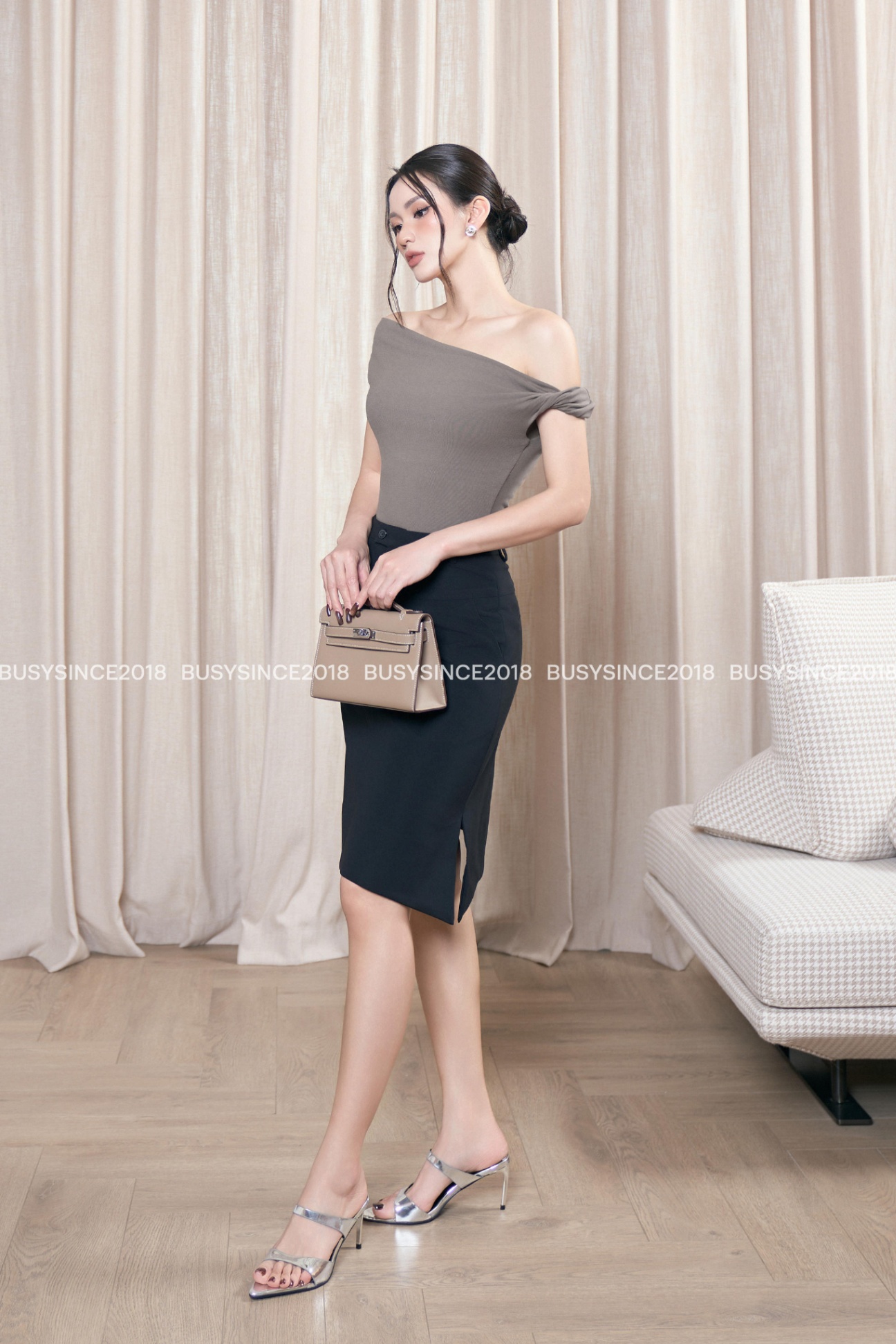 ÁO XOẮN NGANG VAI NT39T