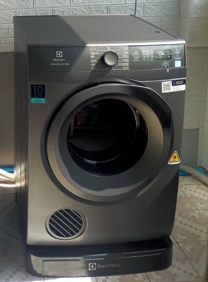 Máy sấy quần áo Electrolux EDS854N3SB