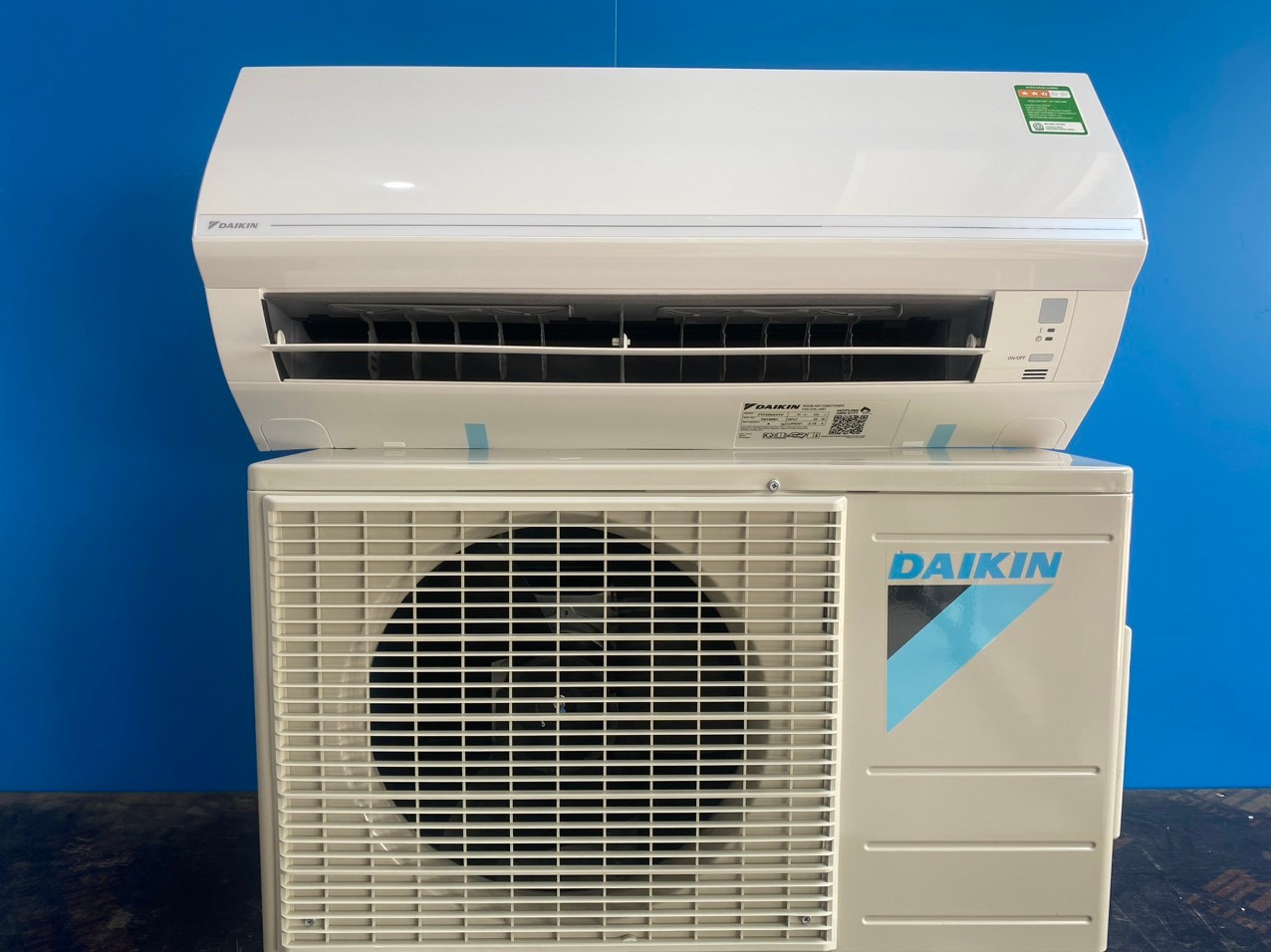 Điều hòa Daikin 12000 BTU 1 chiều FTF35XAV1V