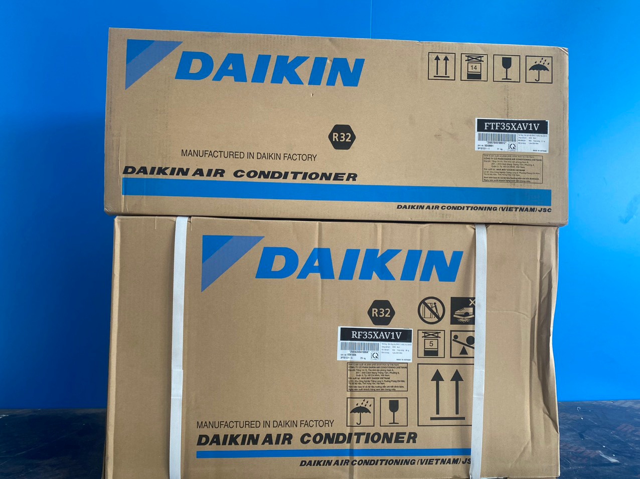 Điều hòa Daikin 12000 BTU 1 chiều FTF35XAV1V