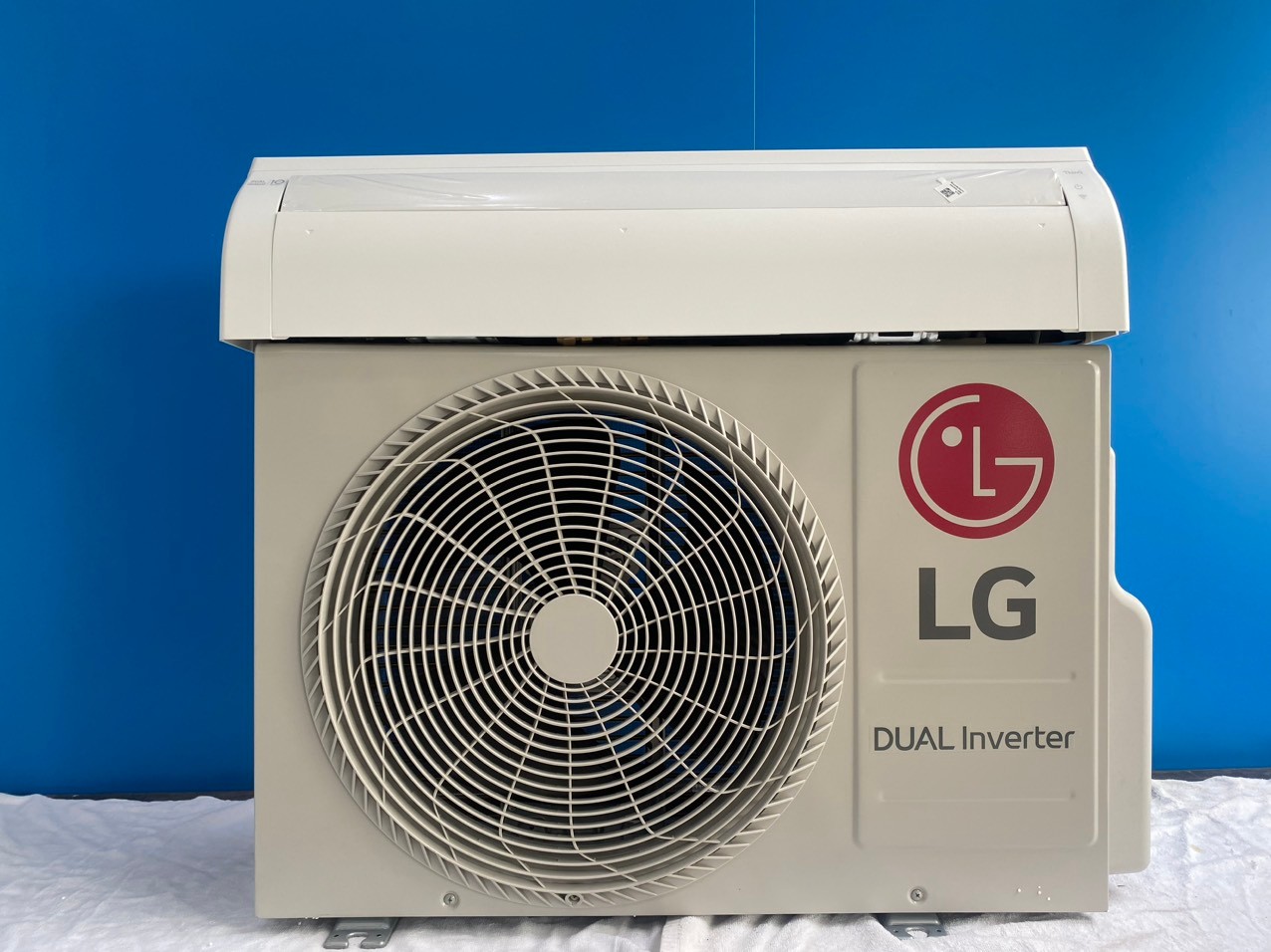 Điều hòa LG Inverter 9.000BTU V10WIN1