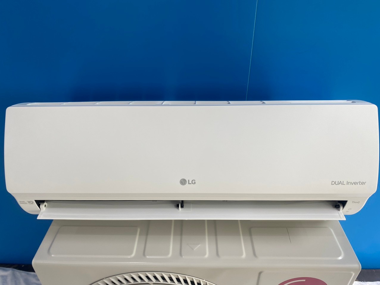 Điều hòa LG Inverter 9.000BTU V10WIN1