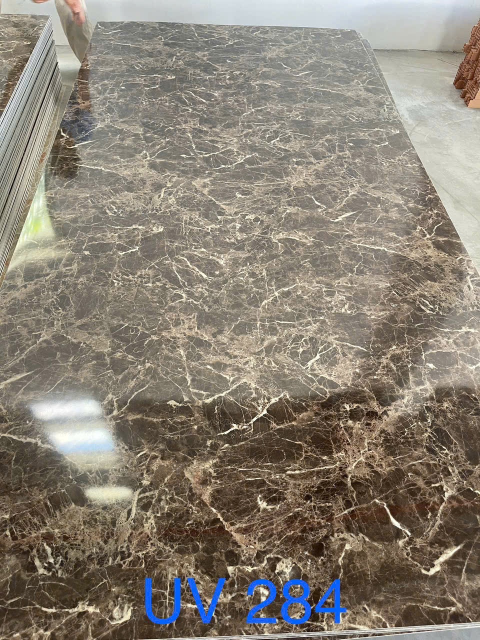 Tấm PVC vân đá 2.5mm vân đá nâu (284)