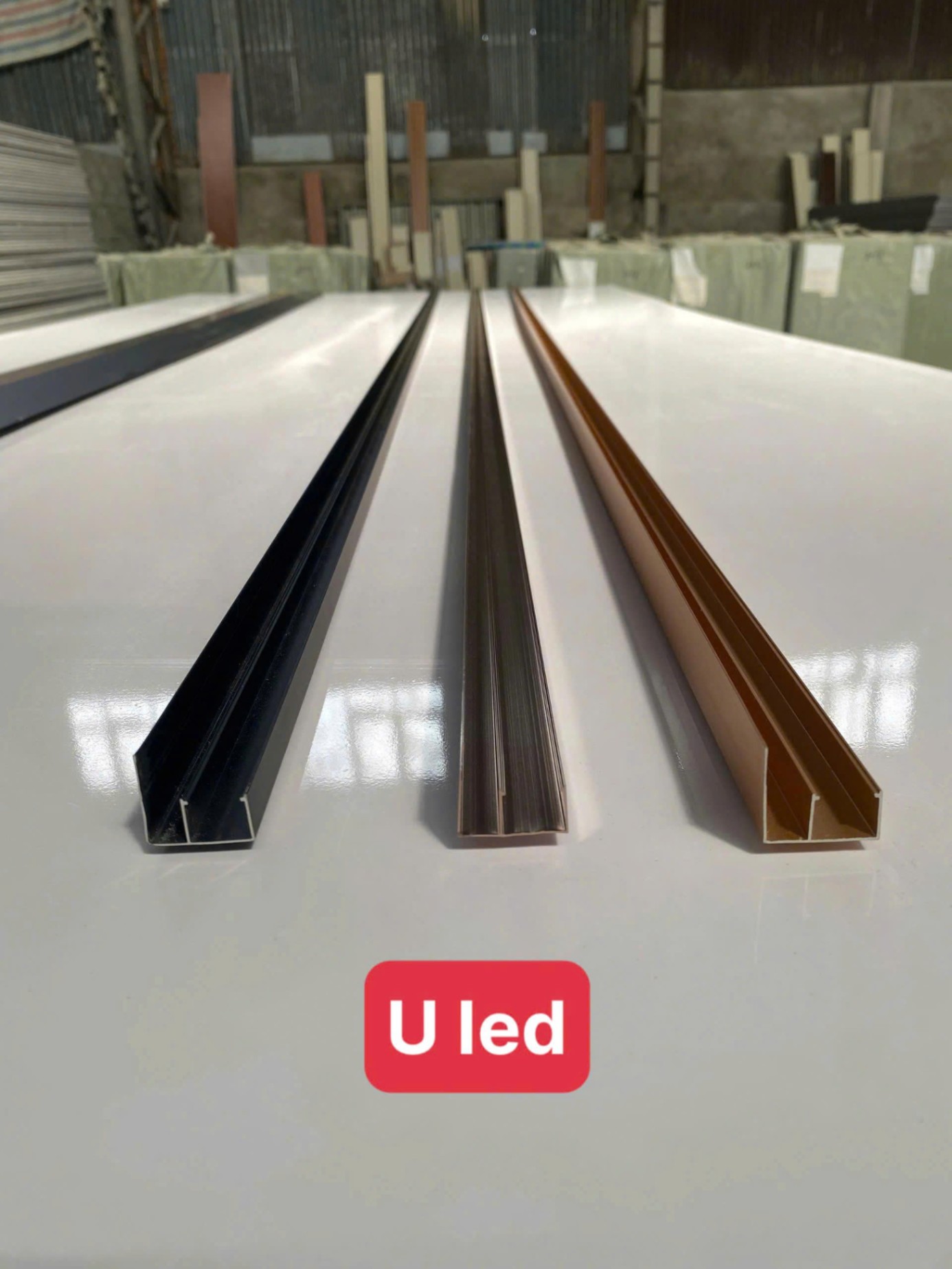 NẸP U LED SÂM-PANH
