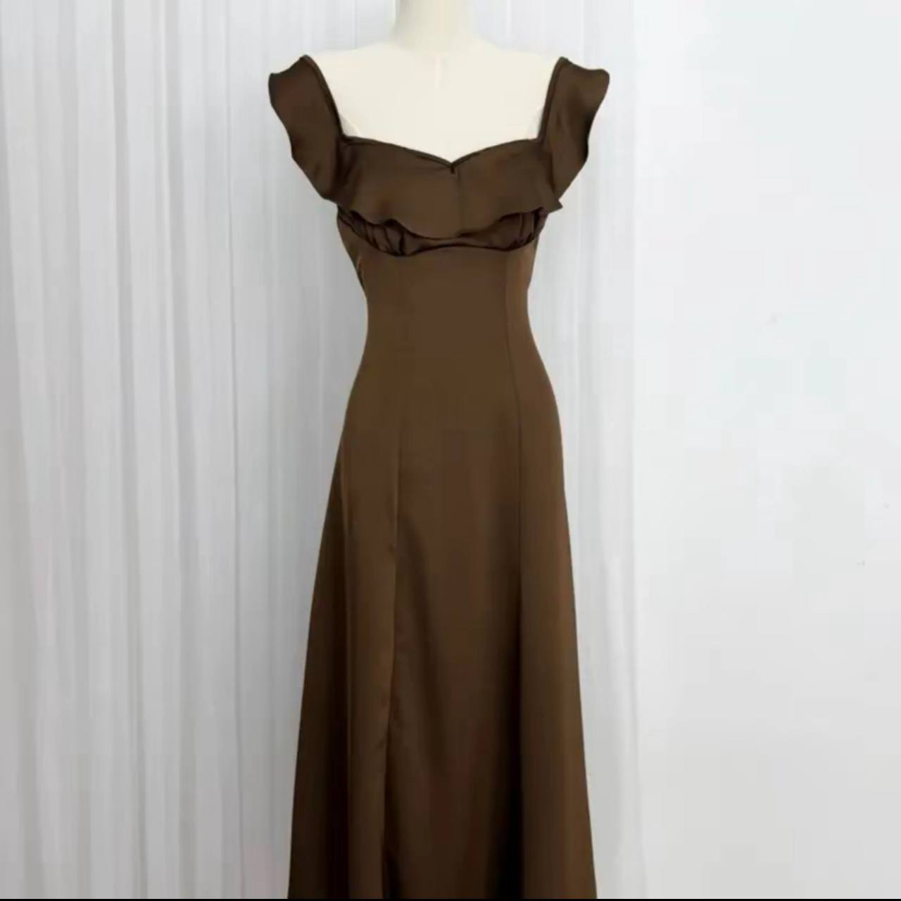 Đầm Lụa Dự Tiệc Trễ Vai Cổ Bèo