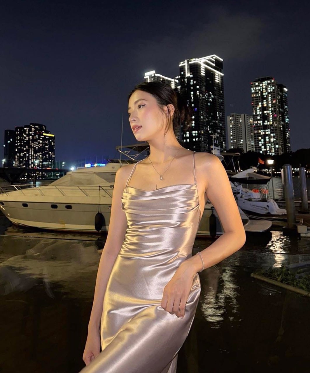Đầm Lụa Cổ Đổ Dáng Dài