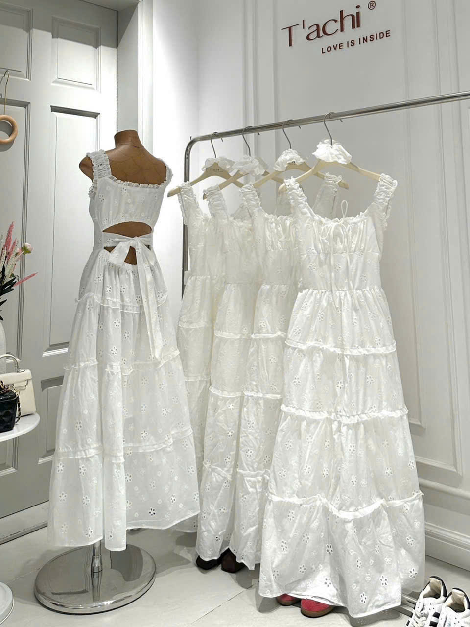 Đầm MIDi nude ren lỗ nơ lưng kèm cột tóc TN3226