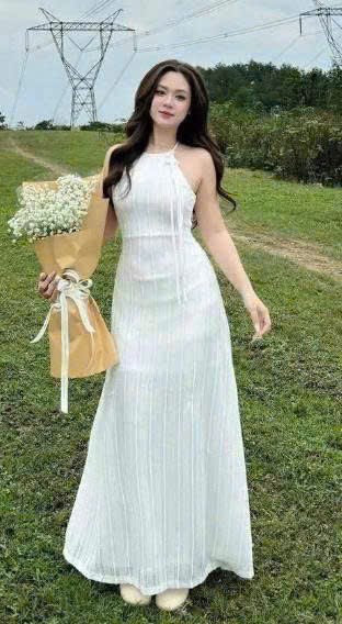 MAXI trắng ran cổ yếm đính nơ vai TN3220