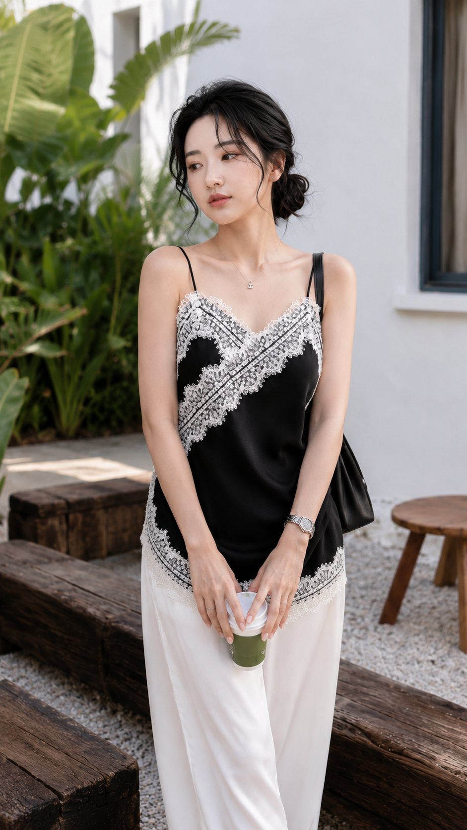 Set Lụa Gồm Áo 2 Dây Mix Ren Và Quần Alibaba TN1713
