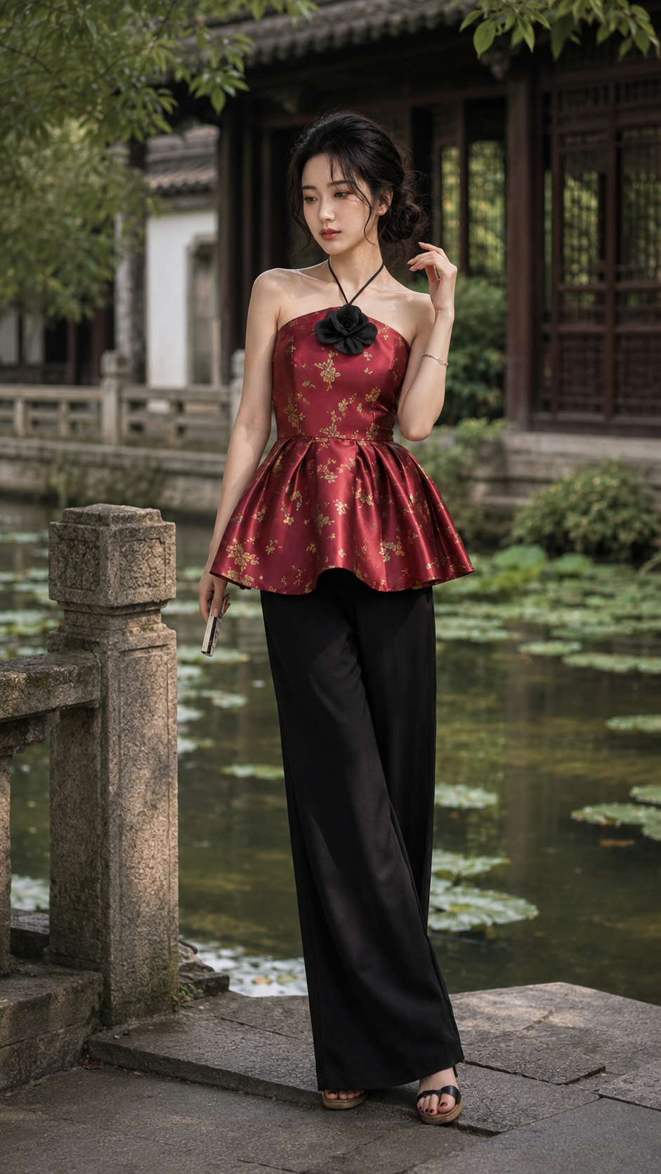 Set Yếm gấm đỏ đính hoa dáng peplum có mút kèm quần suông lụa TN3087