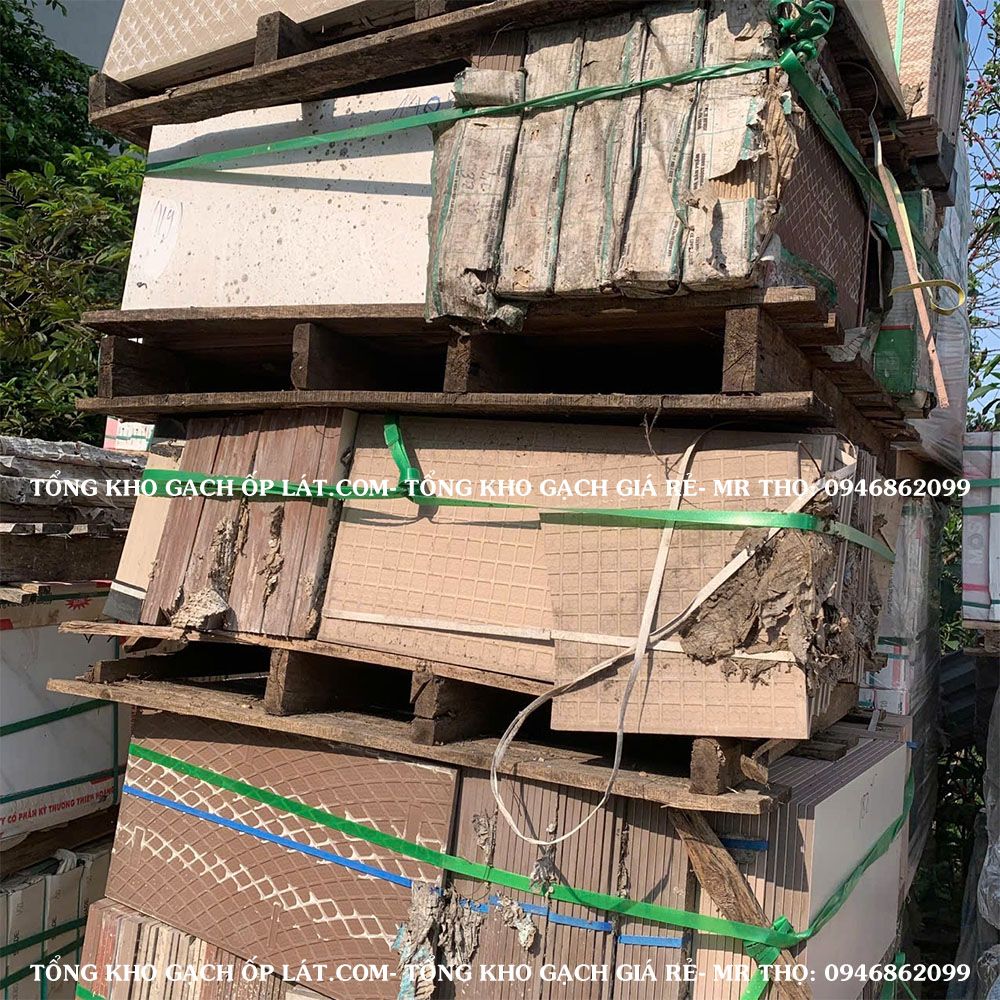 Gach-lo-co-30x60-thanh-ly-gia-re-60-000d-m-Gach-lat-kho-xuong-nha-tro.jpg?v=1773282626