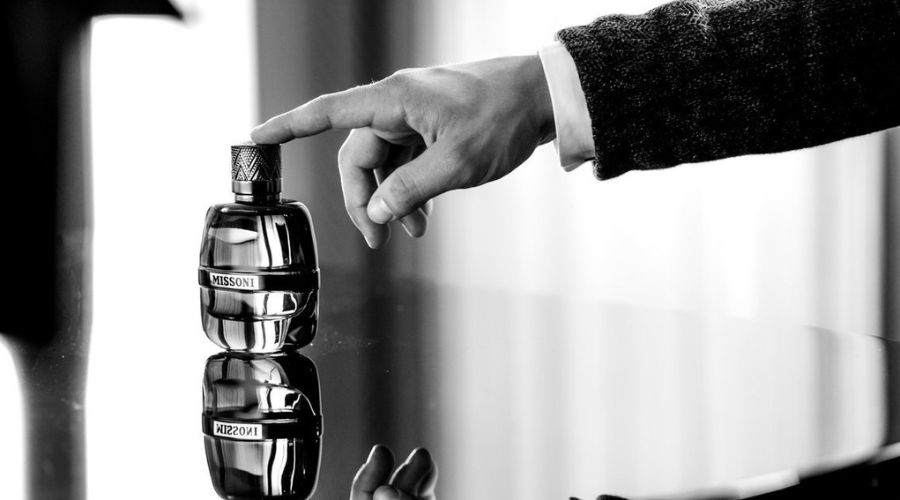 THÔI THÚC SỰ TÒ MÒ GIỚI MỘ ĐIỆU VỚI CHIẾC LỌ HUYỀN BÍ CỦA MISSONI POUR HOMME