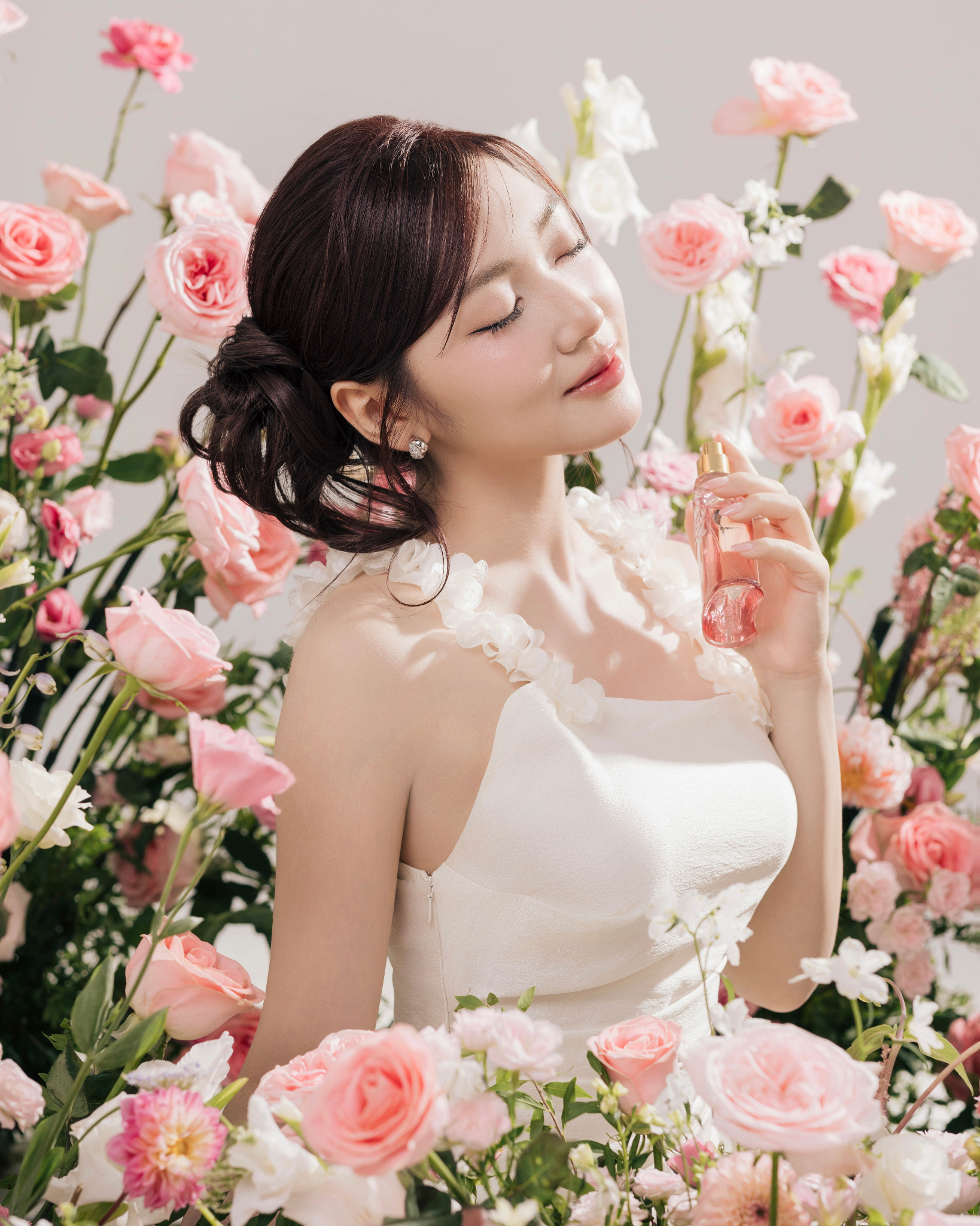 CREED-ELADARIA-amp-CHLOE-NGUYEN-BAN-GIAO-HUONG-CUA-HUONG-THOM-VA-KHI-CHAT_blob-2.jpg
