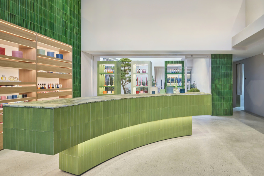 LOEWE-PERFUMES-KHAI-TRUONG-CUA-HANG-FLAGSHIP-LON-NHAT-THE-GIOI-TAI-SEONGSU-SEOUL-HAN-QUOC_2-1.png