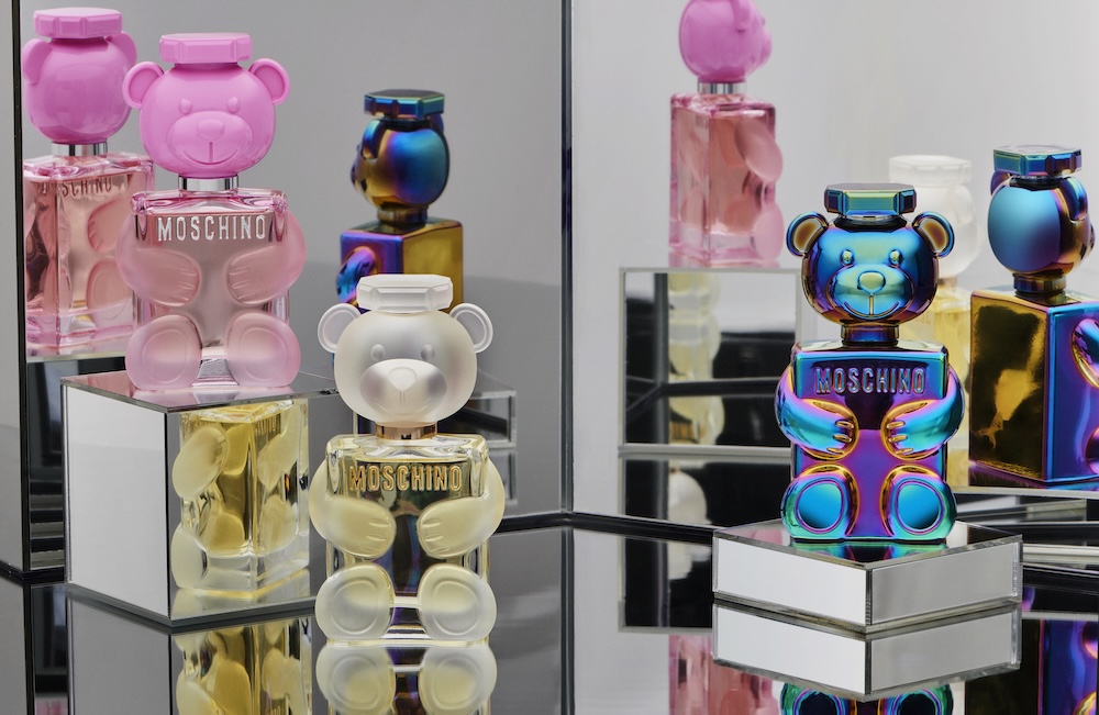 MOSCHINO TOY COLLECTION: NĂNG LƯỢNG SÁNG TẠO ĐÁNH THỨC MỌI GIÁC QUAN