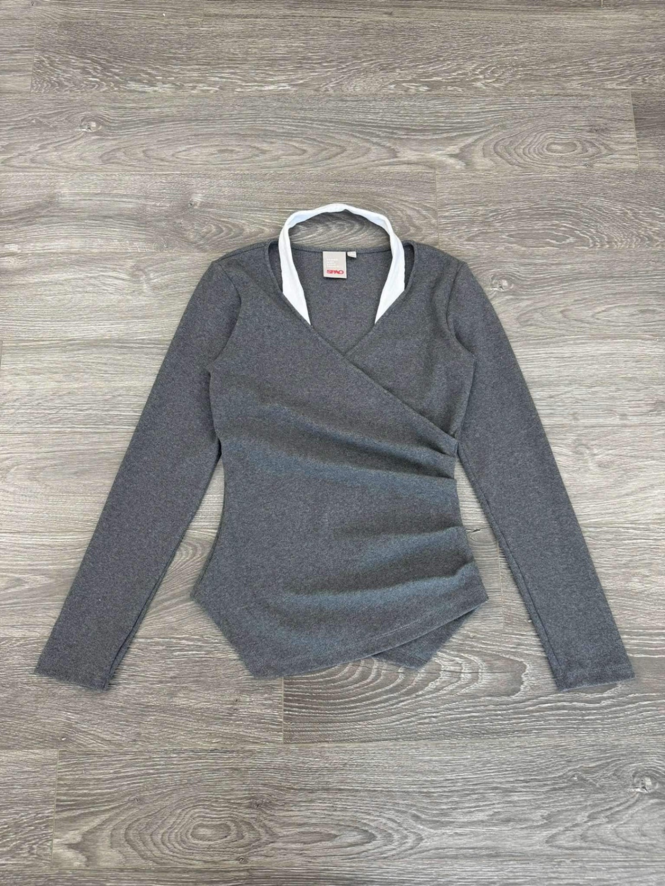 Áo len thắt eo Spao