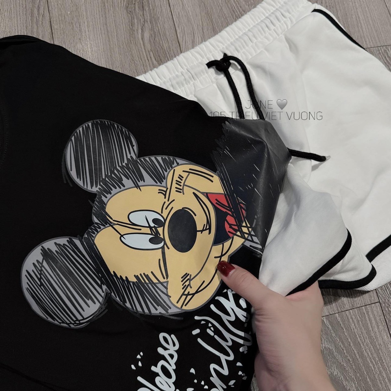 Sét Bộ Đùi Mickey Đen Quần Trắng