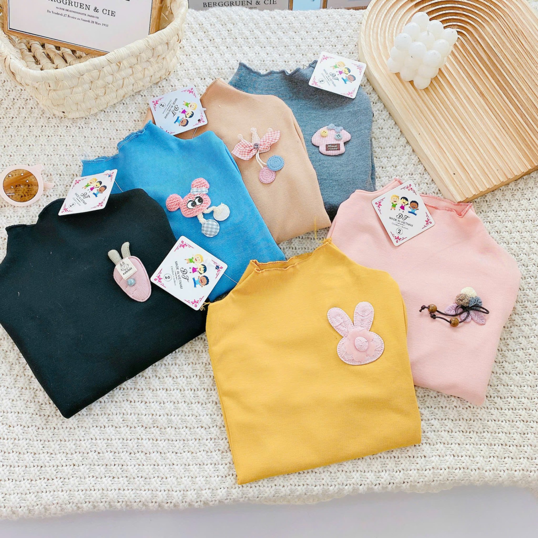 Sét 5 áo giữ nhiệt gắn tag cute trẻ em