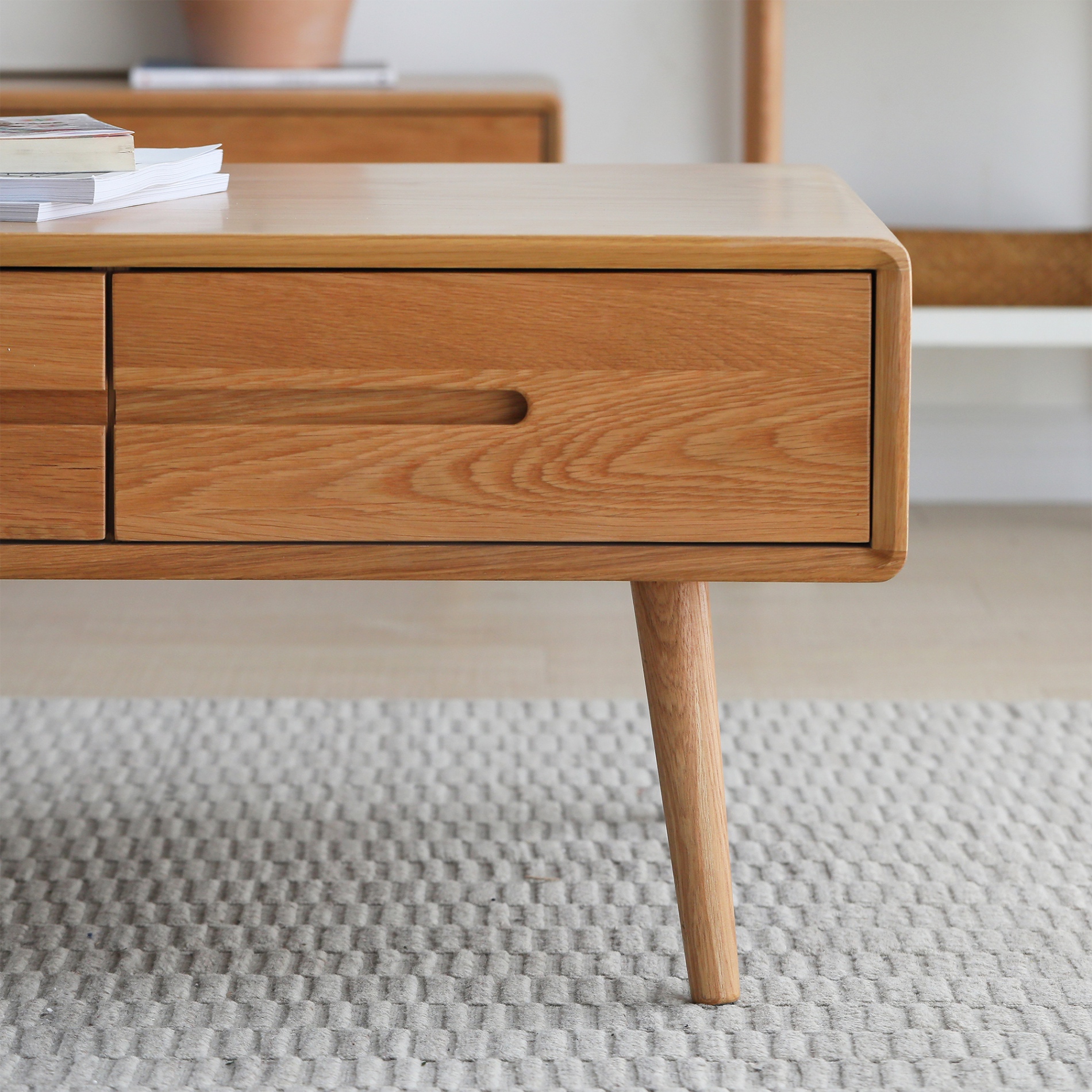 Decor-can-ho-voi-Wood-Coffee-Table-6.jpg