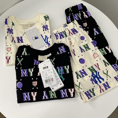 Bộ NY in tràn 2 màu đen trắng