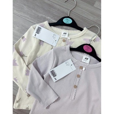 Set 2 bộ tăm be in hoa và tím trơn khuy cổ