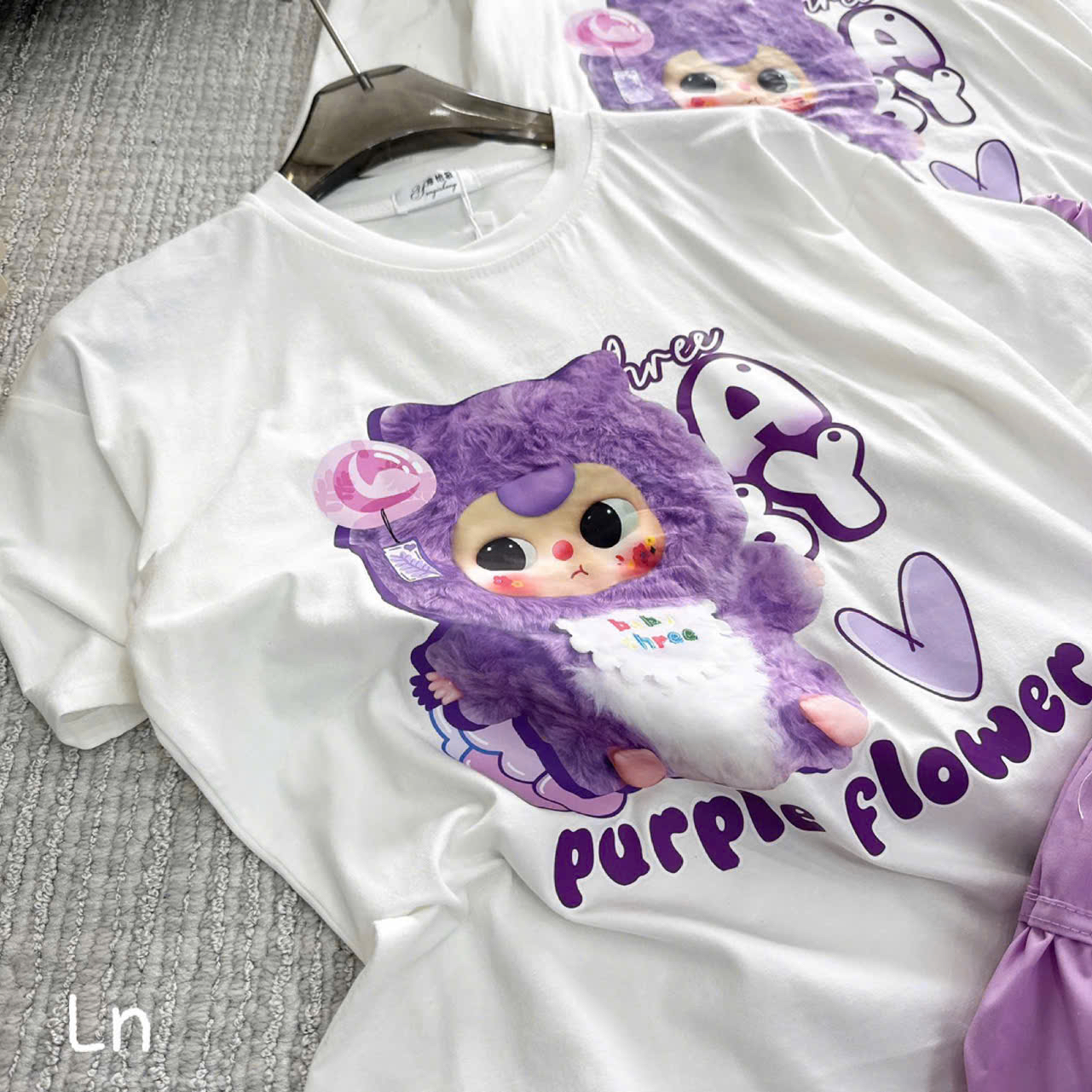 Bộ baby three áo trắng purple flower chân váy bí ngô tím bé gái