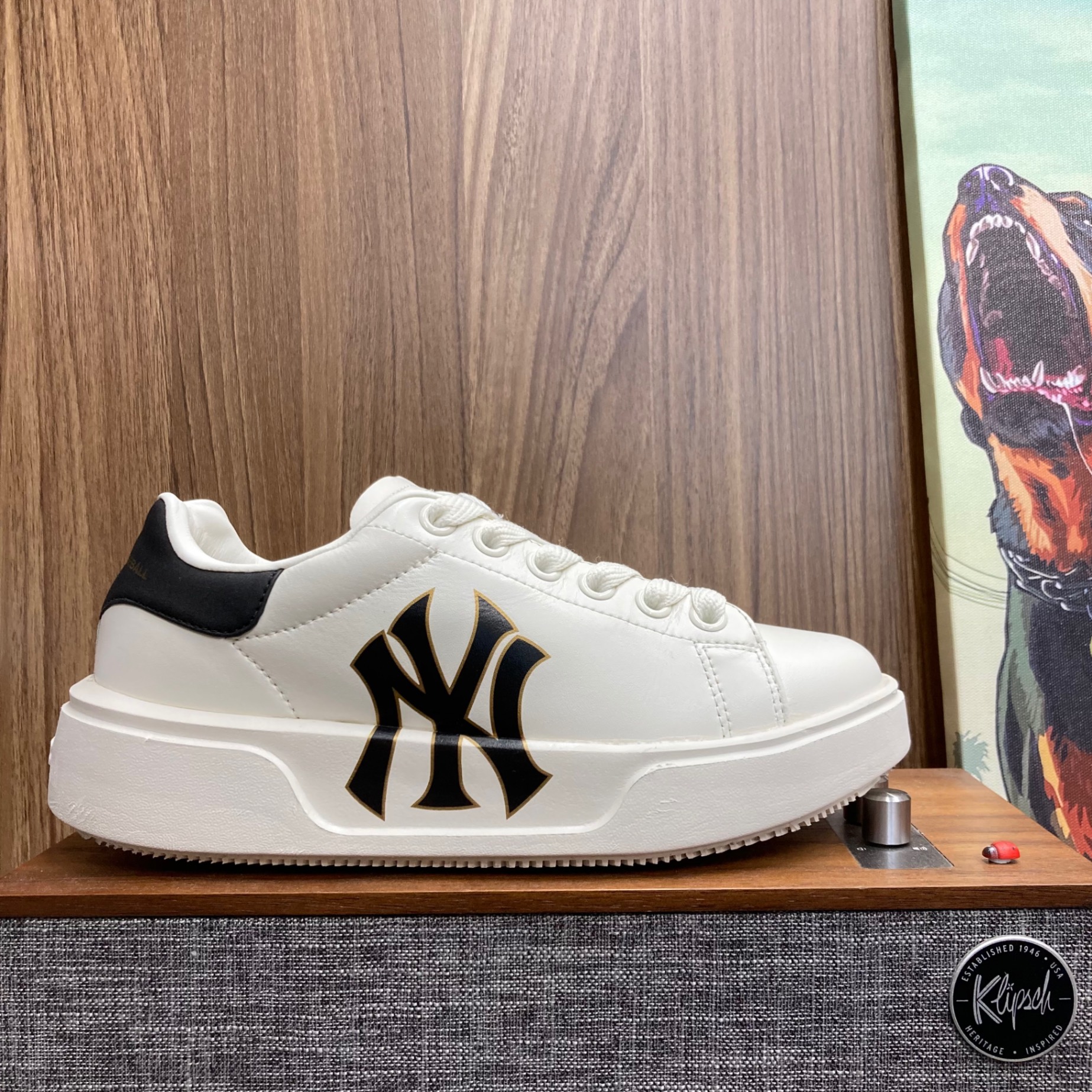 MLB Chunky Classic White size 38.5