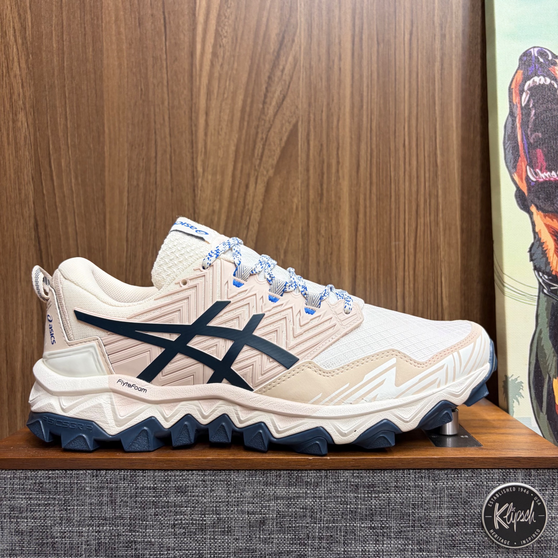 Asics Gel-FujiTrabuco 8 size 42 (Fullbox)