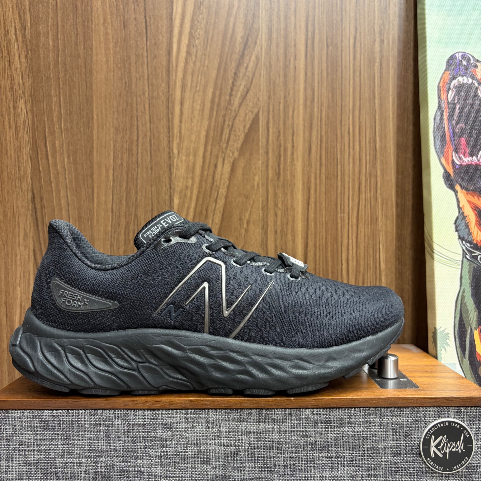 New Balance Evoz v3 Black size 40 (Fullbox)
