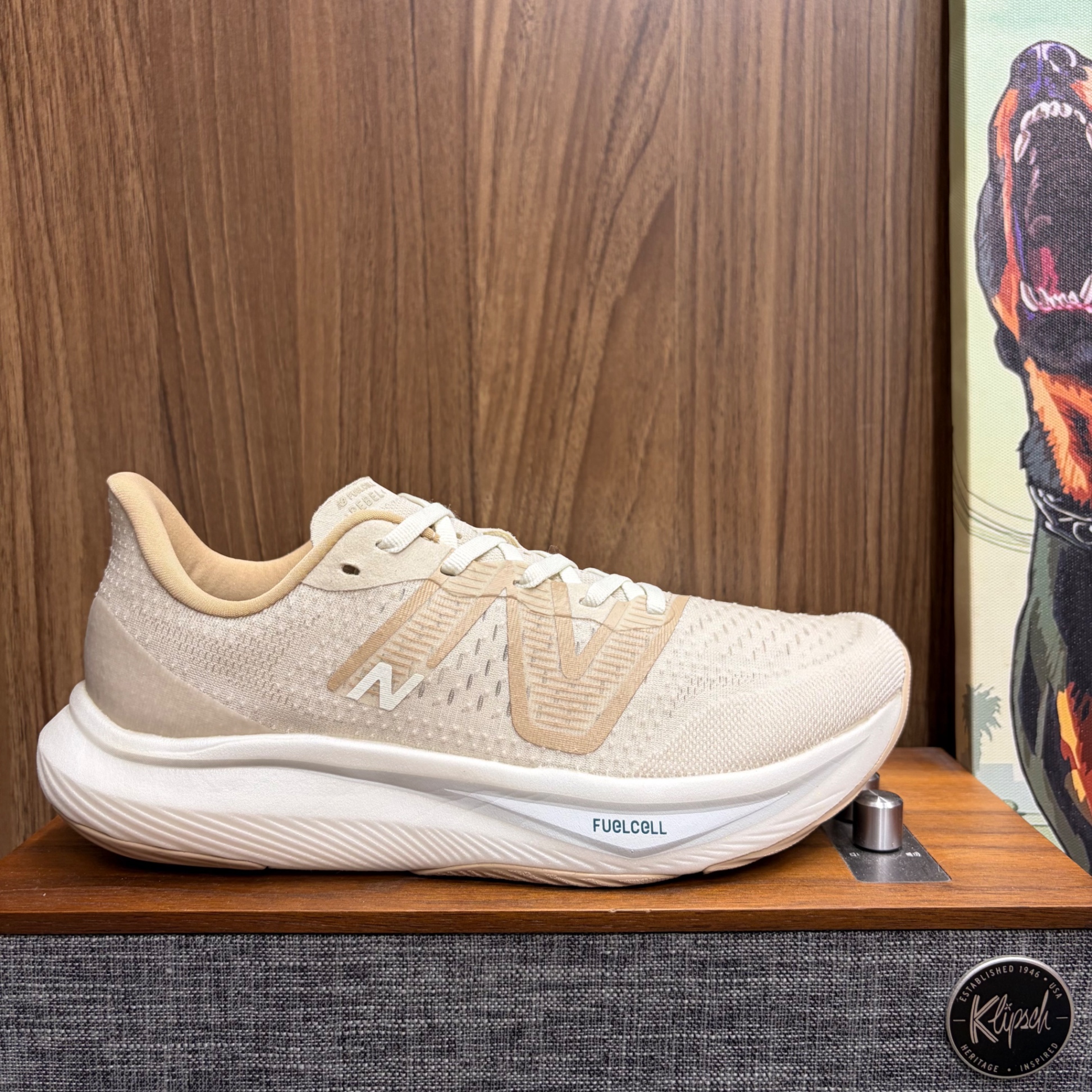 New Balance Rebel v3 Cream Brown size 40.5 (Fb)