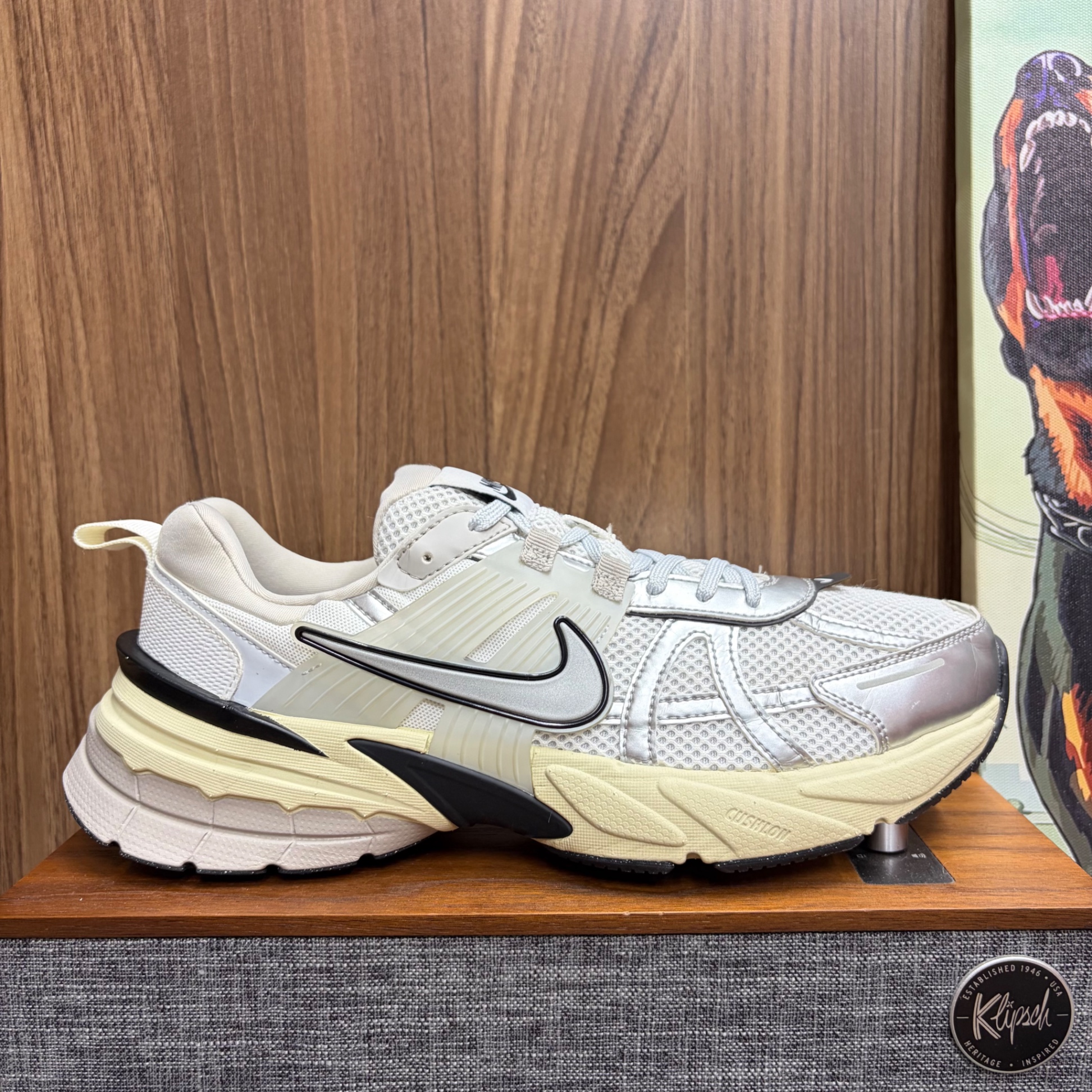 Nike V2K Run Metallic Silver size 44