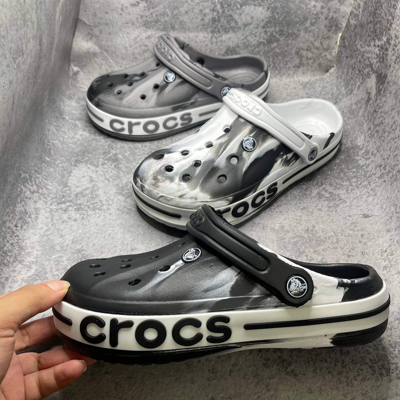 Sục Crocs Nam loang màu