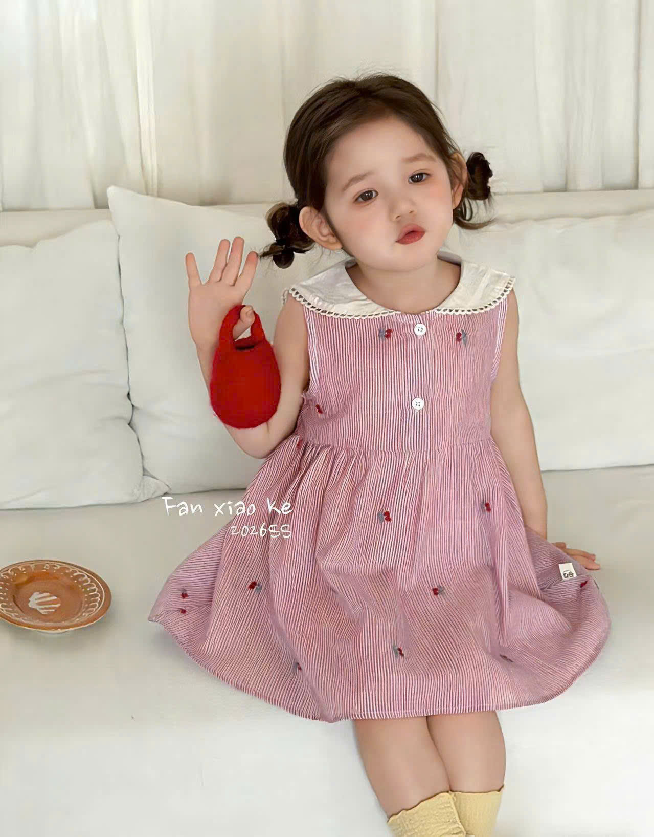 26022 váy kẻ đỏ hoa