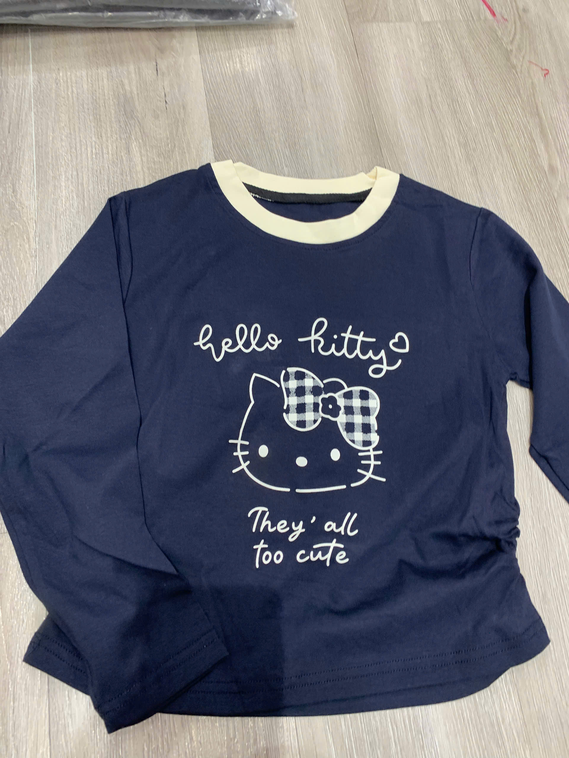 26242 áo than kitty