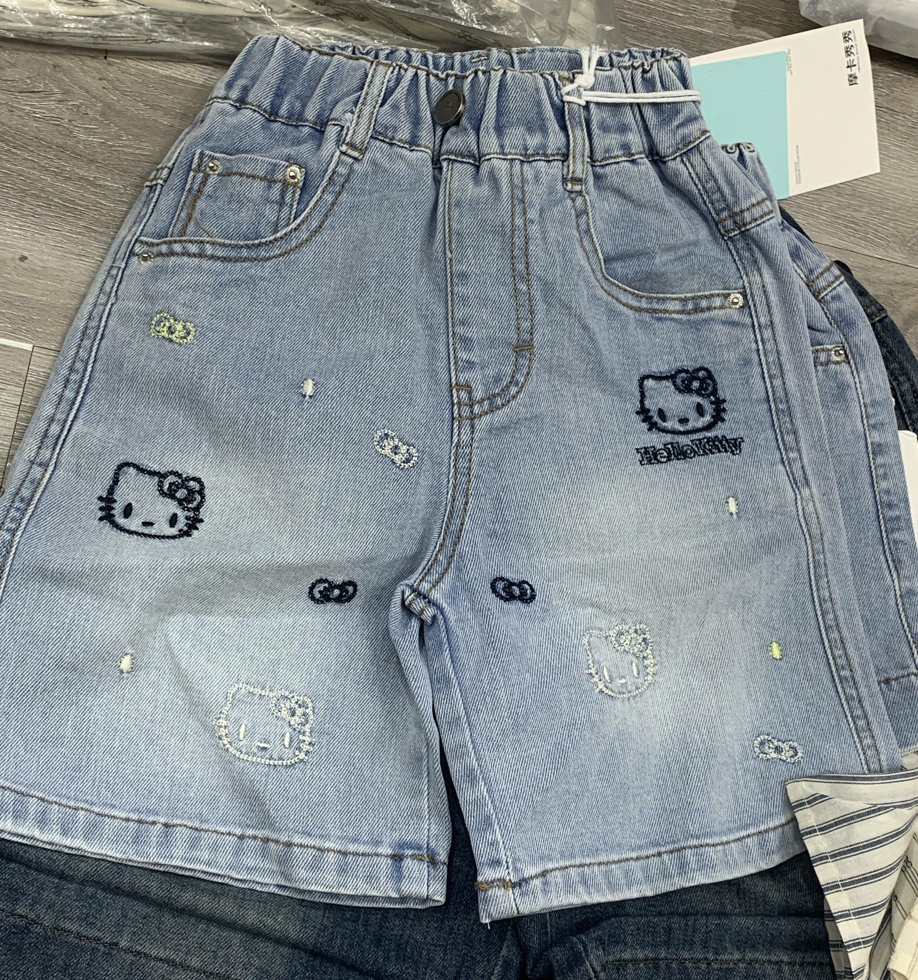 6609-1 quần bò hello kitty