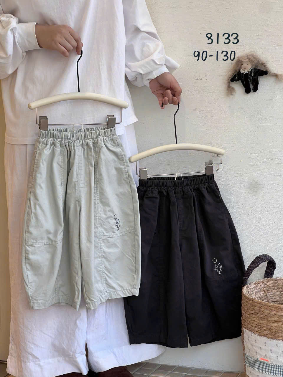 8133 quần thô thêu hình
