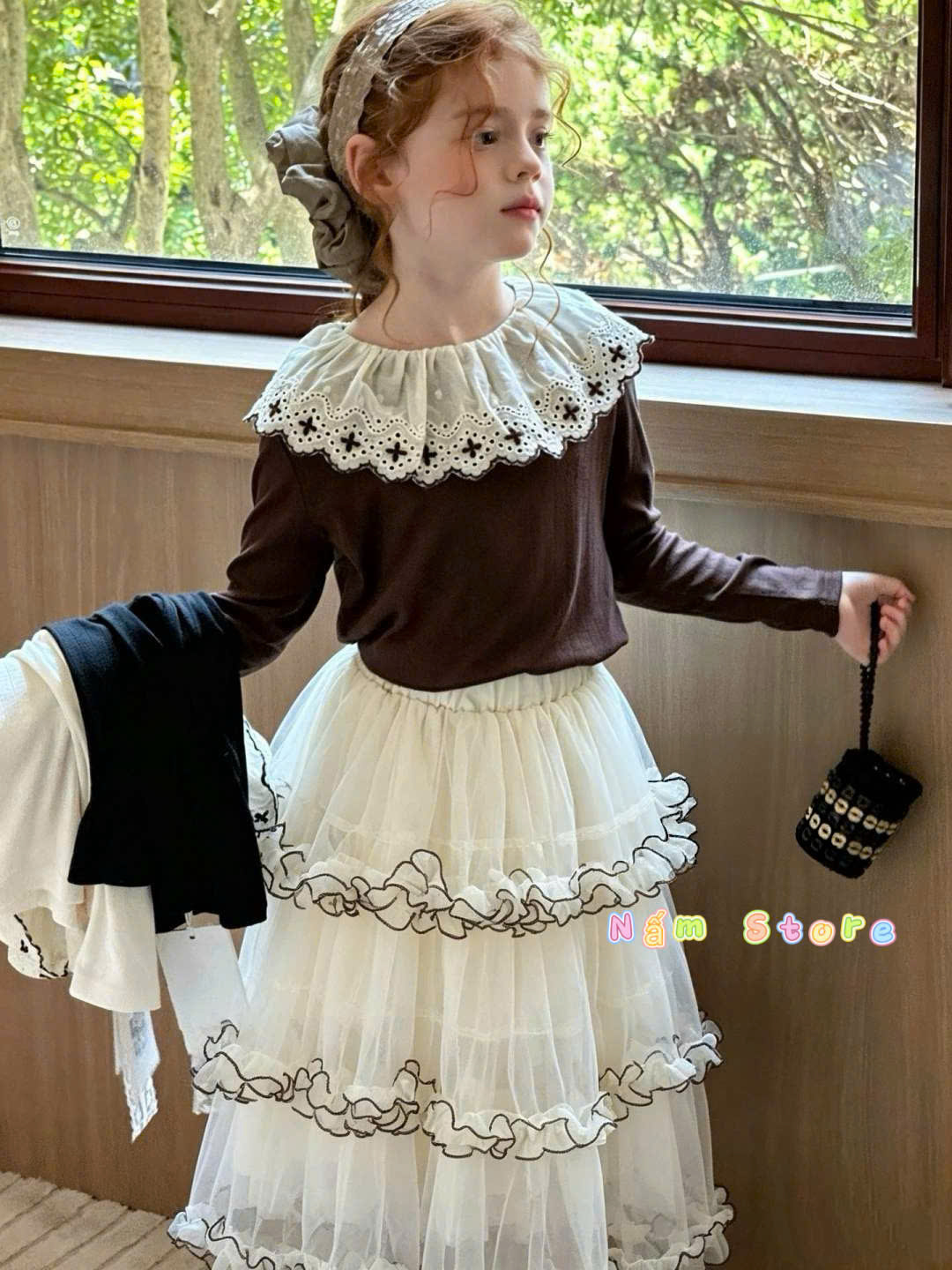 Áo cổ ren chữ t mã C1008
