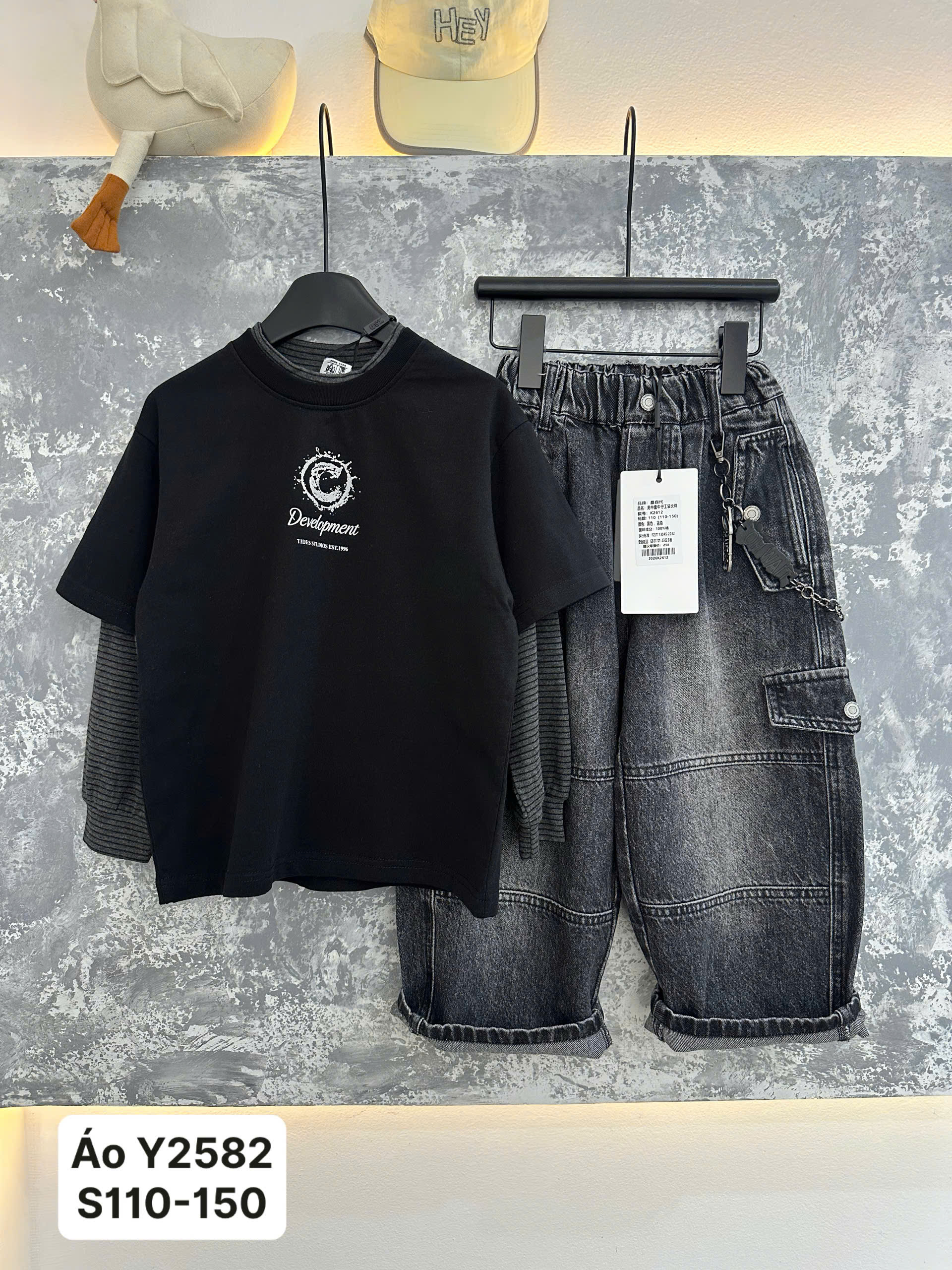 Áo hiphop đen tay kẻ Y2582