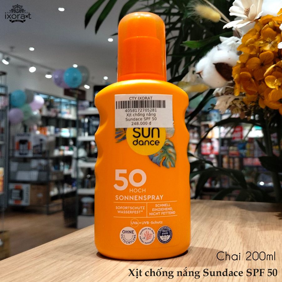 Xịt chống nắng Sundace SPF 50.